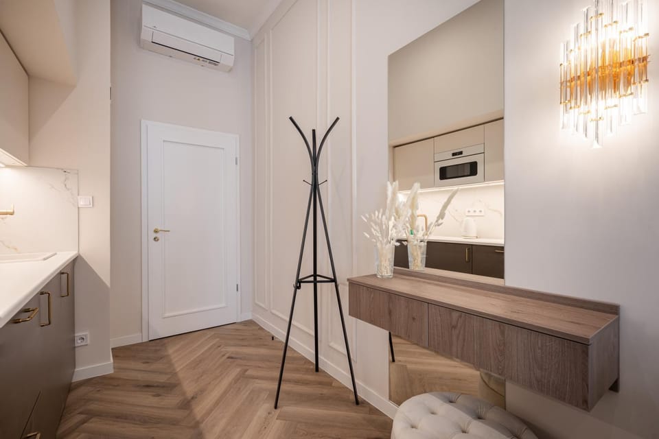 Kitchen or kitchenette, internet, air conditioner