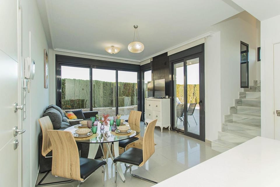 Living room, Seating area, Dining area