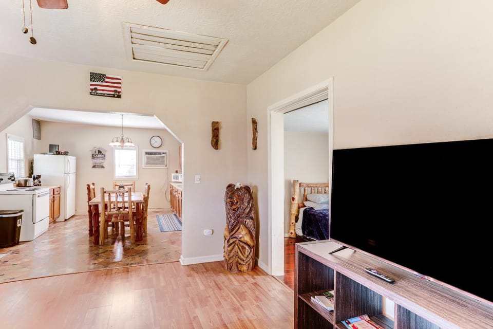 < 1 Mi to White River! Pet-Friendly Cabin in Guion Cabin in Arkansas
