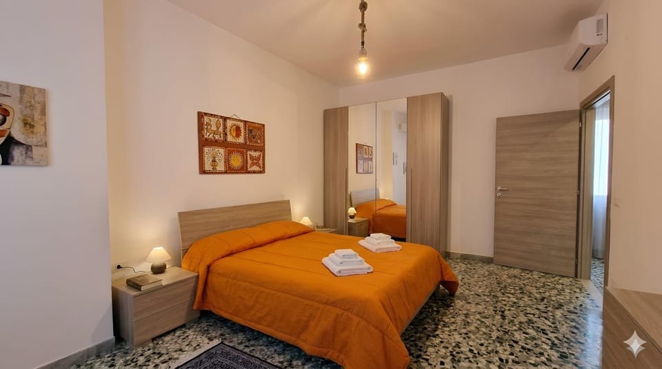 TV and multimedia, Photo of the whole room, Bedroom, air conditioner