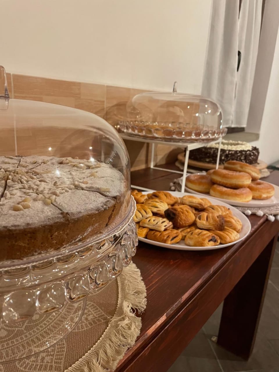 Breakfast, Buffet breakfast