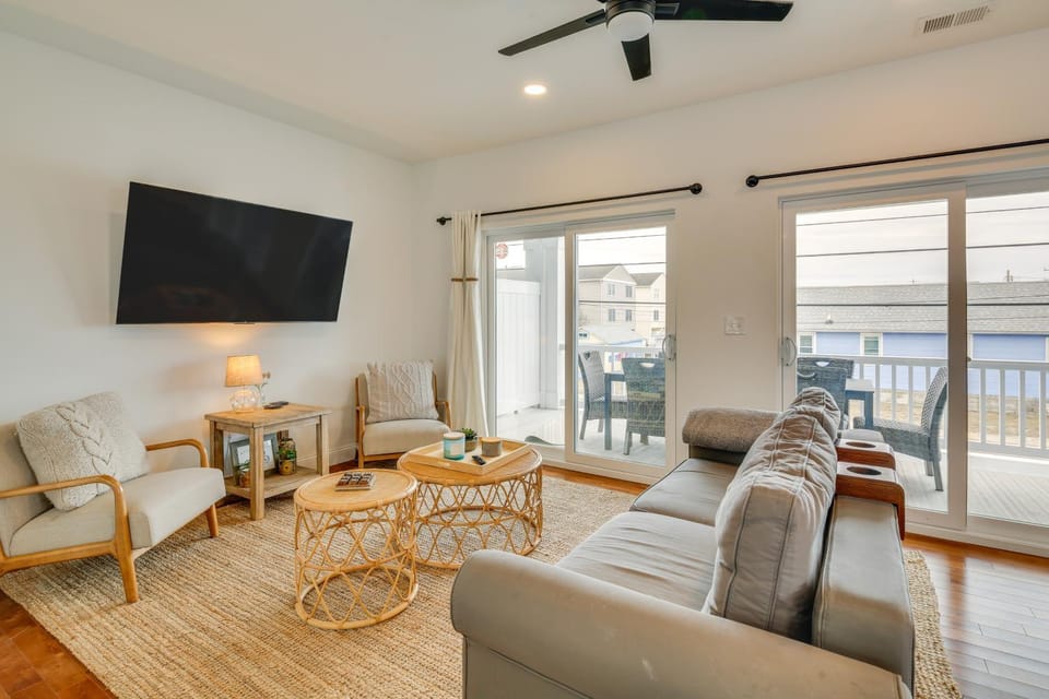 ‘The Kraken’ Wildwood Townhome: 1/2 Mi to Beach! House in Wildwood