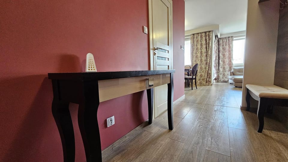 Living room, Photo of the whole room, Seating area, internet