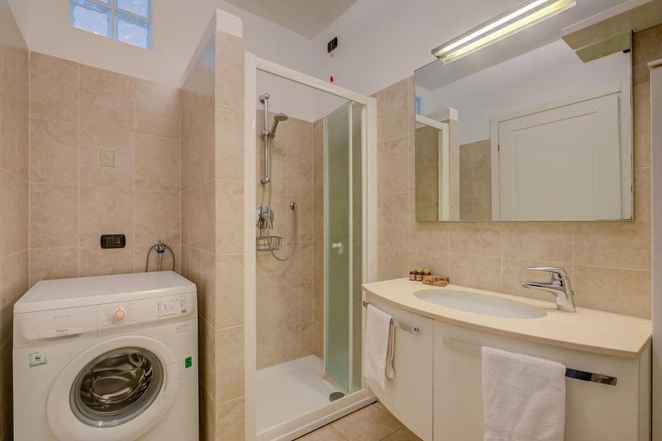 Shower, Bathroom, washing machine