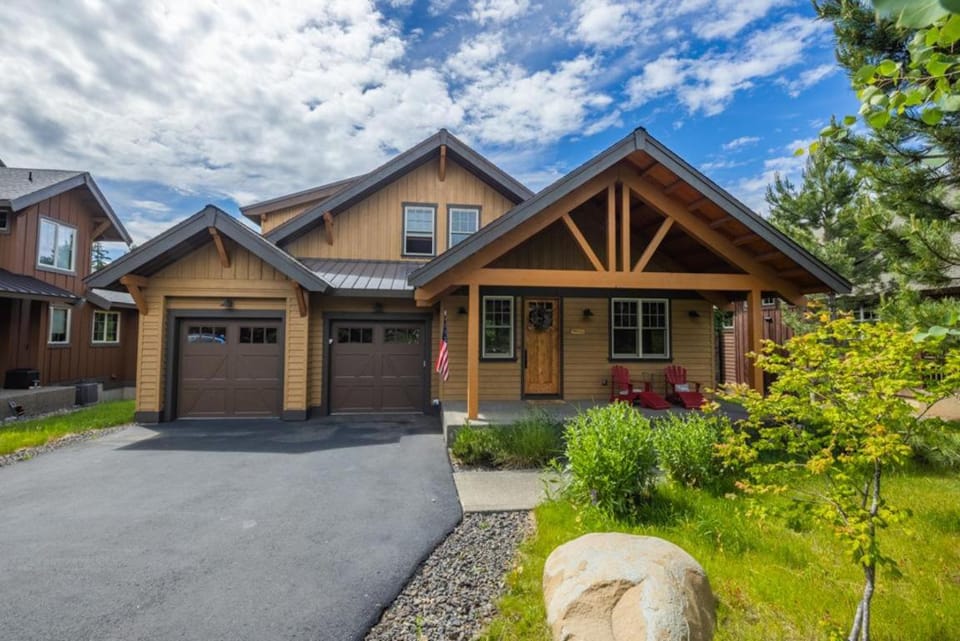 Central Location w/ Suncadia Pool Access House in Kittitas County