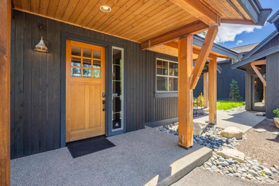 Central Location w/ Suncadia Pool Access House in Kittitas County