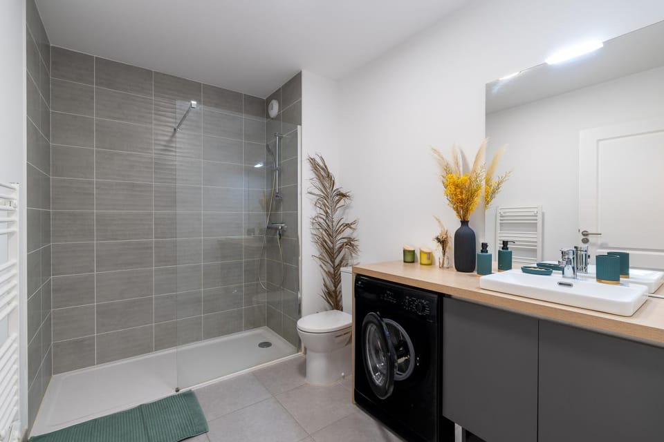 Shower, Bathroom