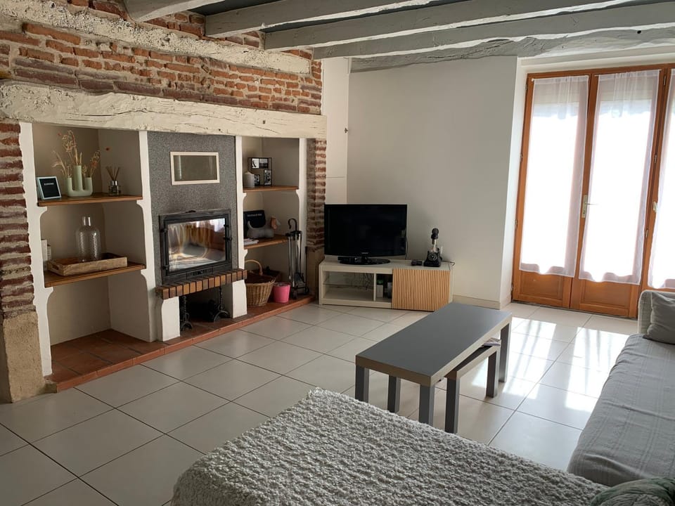 TV and multimedia, Living room, flat iron