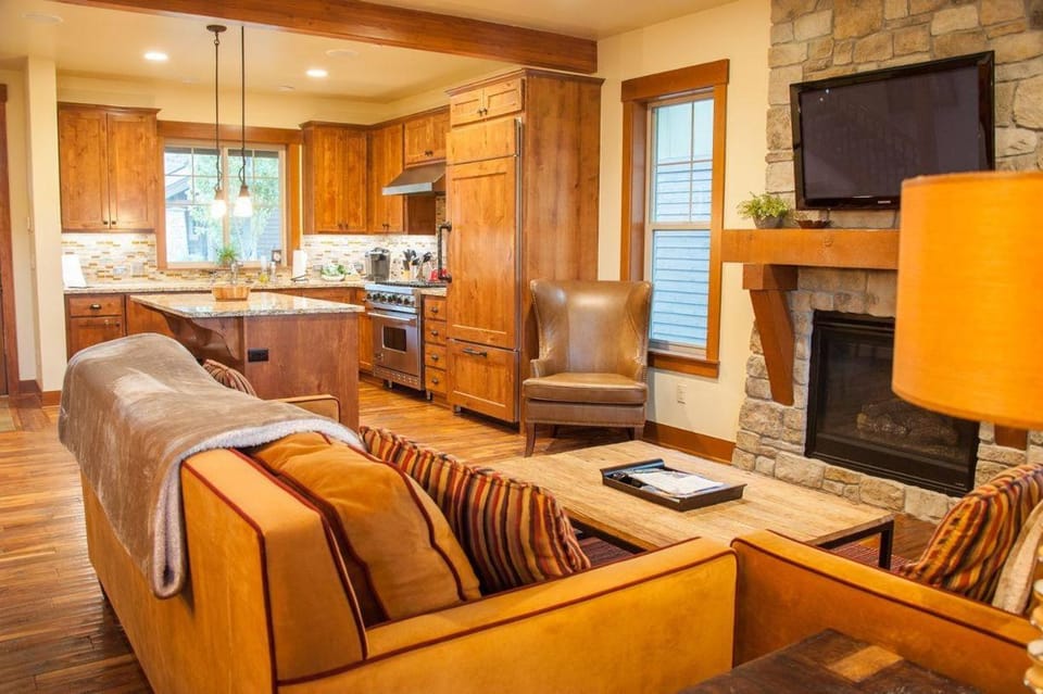 Great Location Near Pool with Suncadia Pool Access Chalet in Kittitas County