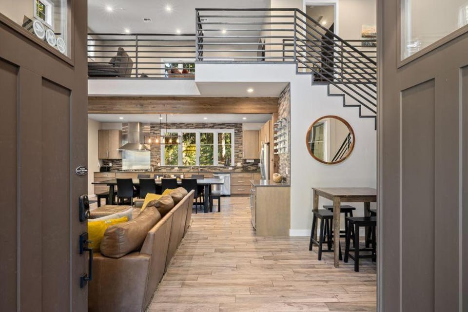 Luxury Family Home, Suncadia Pool Access House in Kittitas County