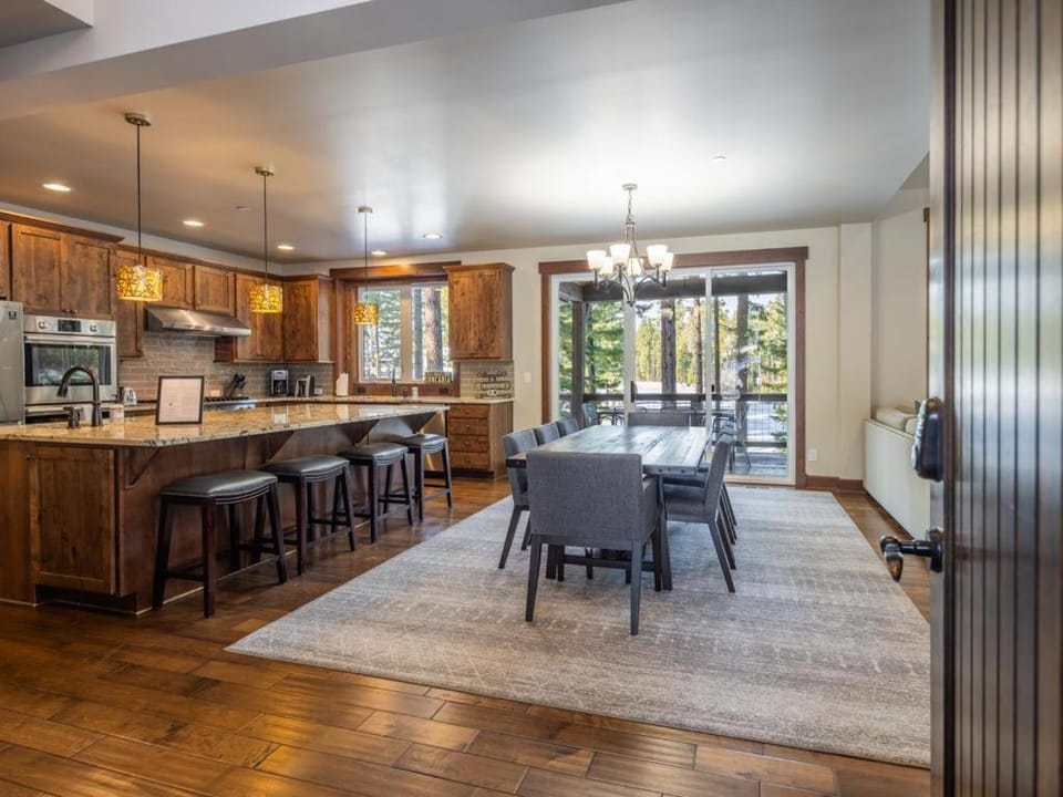 Golf Course View, Hot Tub & Suncadia Pool Access House in Kittitas County
