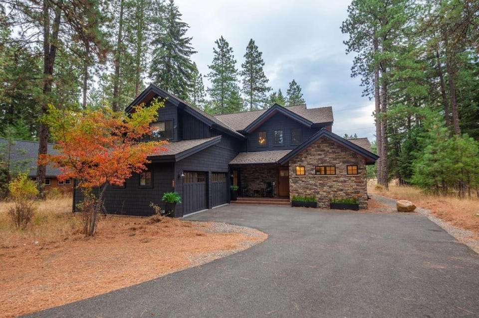 Game Room, Private Hot Tub & Suncadia Pool Access House in Kittitas County