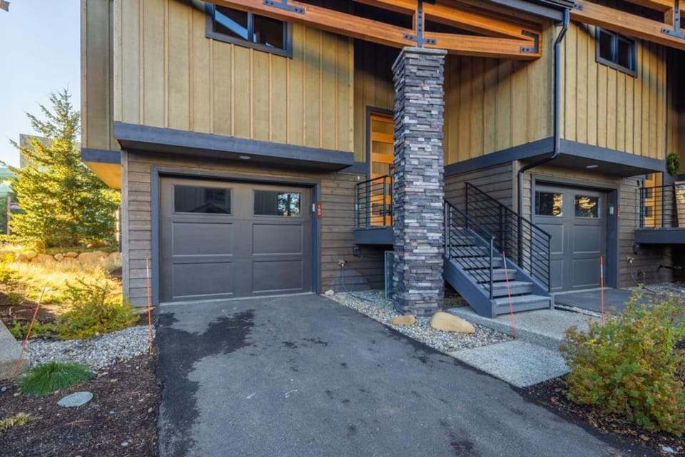 Great Location Near Pool with Suncadia Pool Access Chalet in Kittitas County
