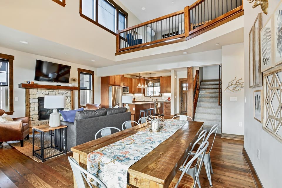 Great Location Near Pool with Suncadia Pool Access Chalet in Kittitas County