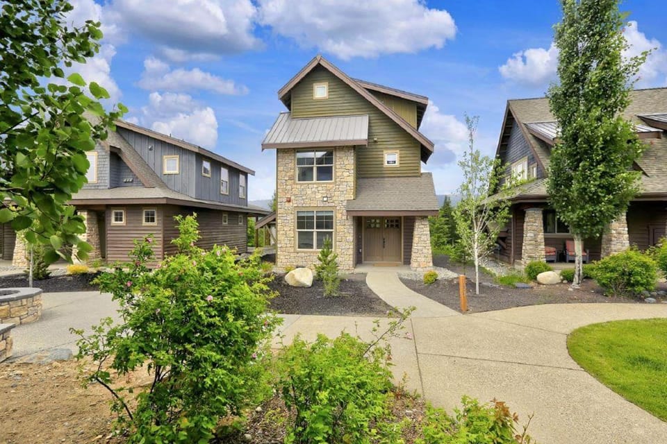 Great Location Near Pool with Suncadia Pool Access Chalet in Kittitas County