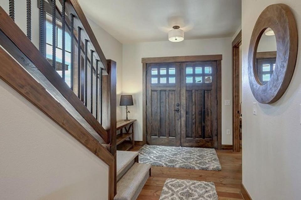 Great Location Near Pool with Suncadia Pool Access Chalet in Kittitas County