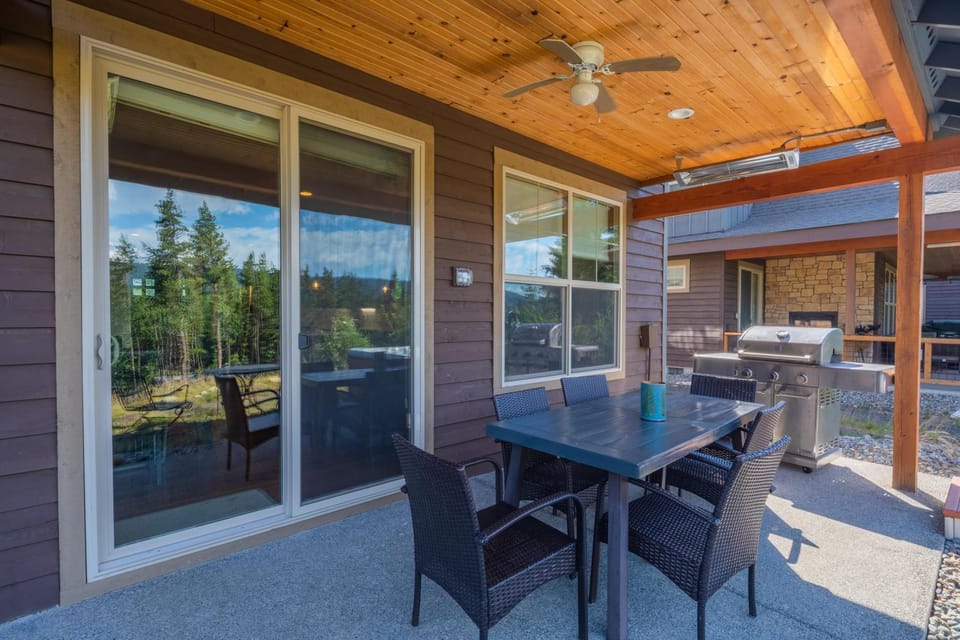 Great Location Near Pool with Suncadia Pool Access Chalet in Kittitas County