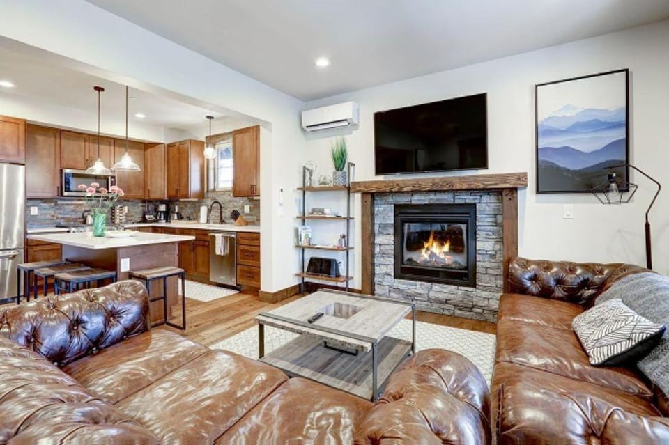 Great Location Near Pool with Suncadia Pool Access Chalet in Kittitas County