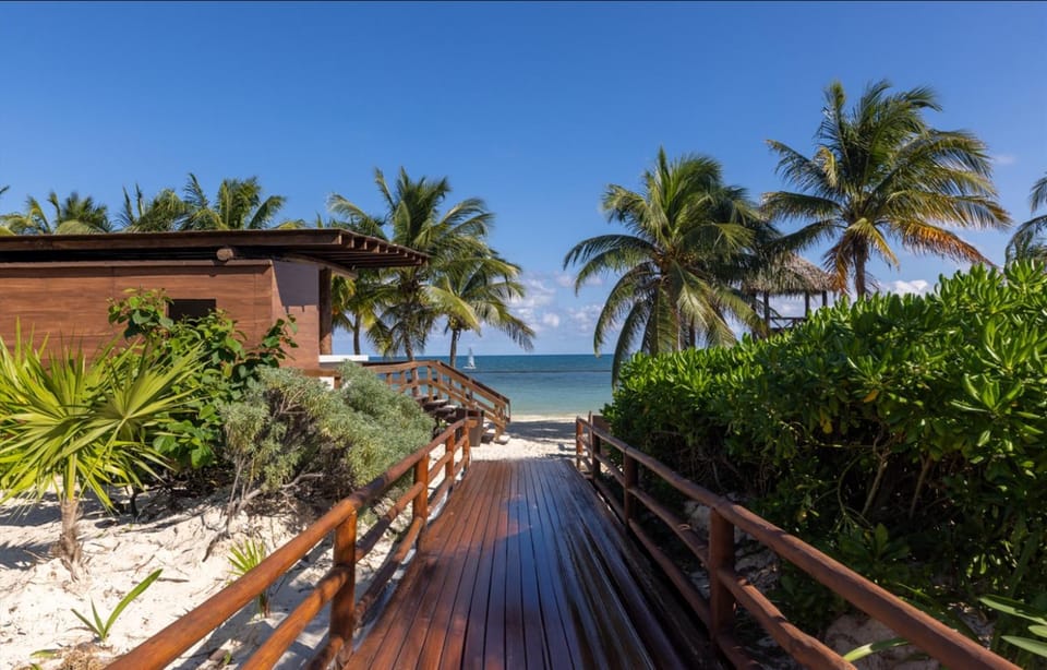 Lounge or bar, Beach