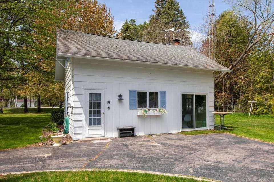 Waterfront Cottages in Lexington Vacation Homes House in Michigan
