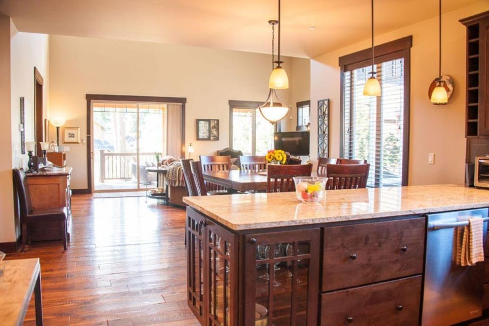 Central Location w/ Suncadia Pool Access House in Kittitas County