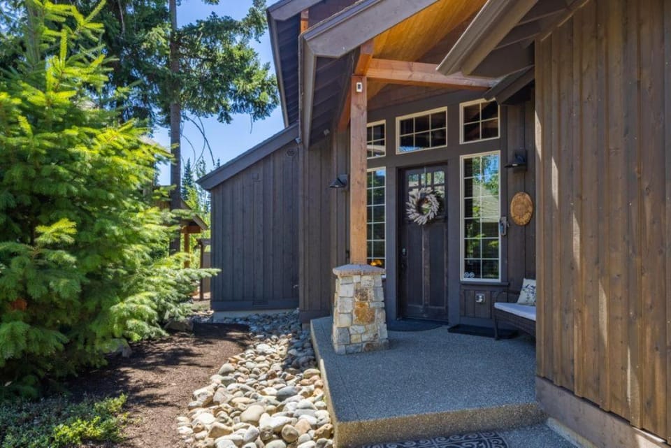 Central Location w/ Suncadia Pool Access House in Kittitas County