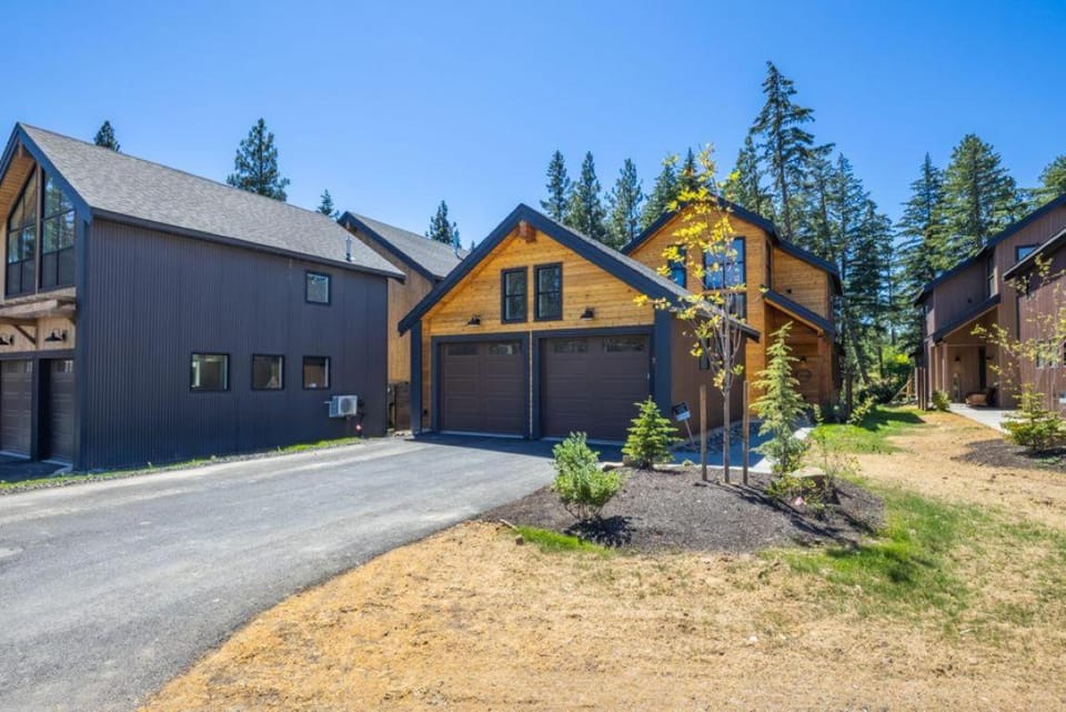 Game Room, Hot Tub, Suncadia Pool Access House in Cle Elum