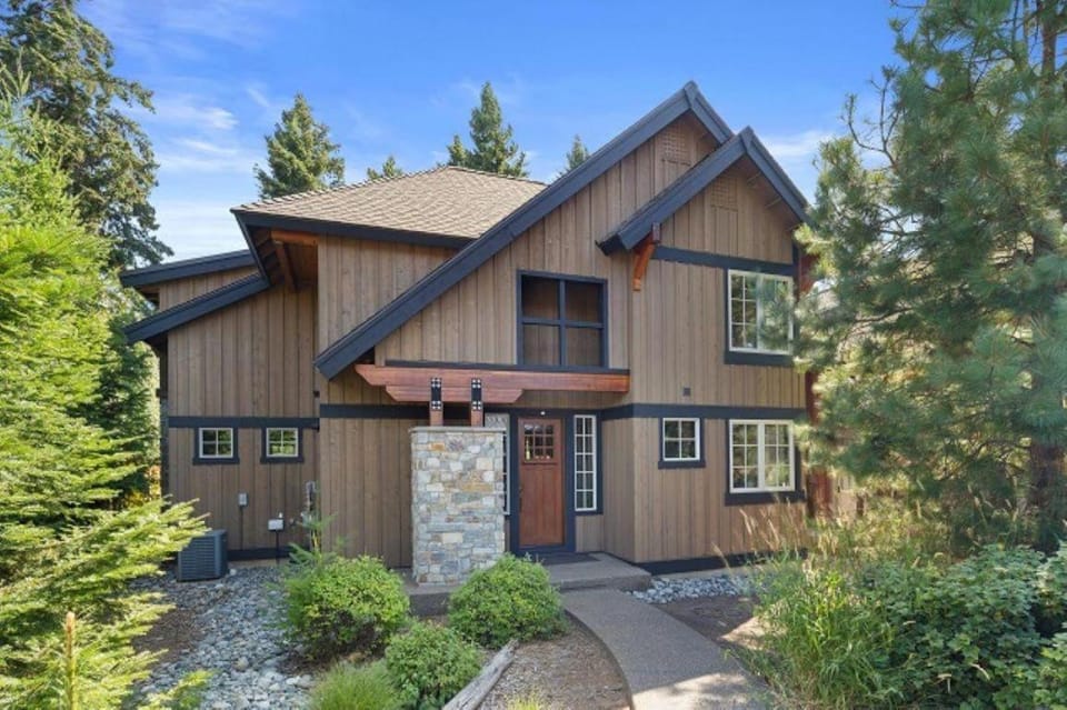 Golf View, Hot Tub, Suncadia Pool Access House in Kittitas County