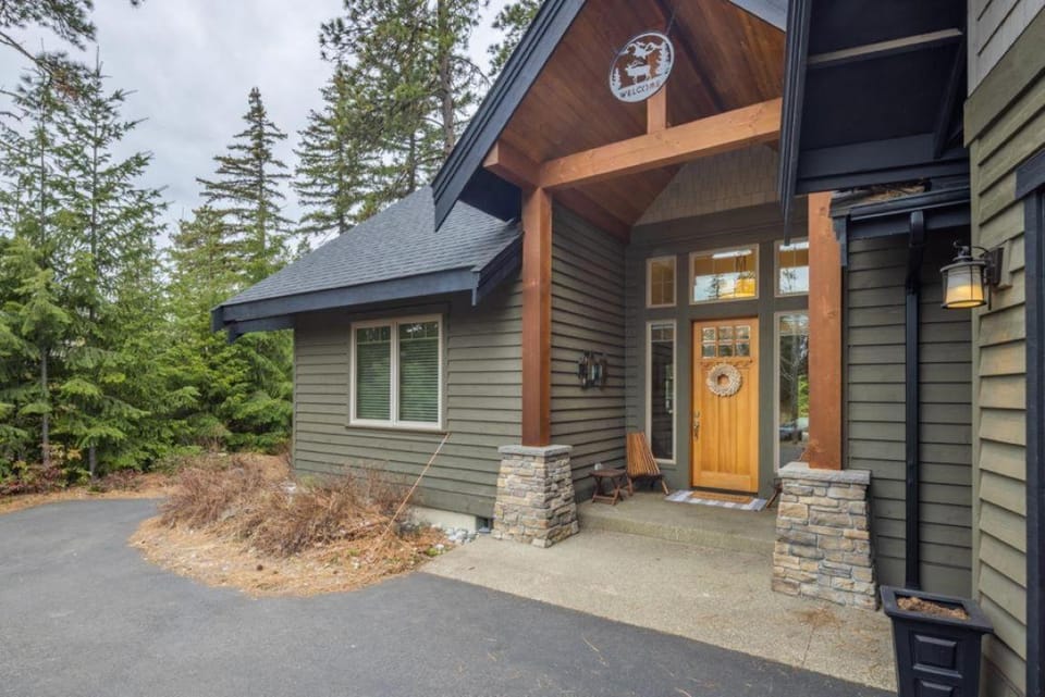 Family Friendly w/ Suncadia Pool Access House in Roslyn