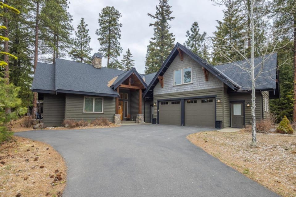 Family Friendly w/ Suncadia Pool Access House in Roslyn