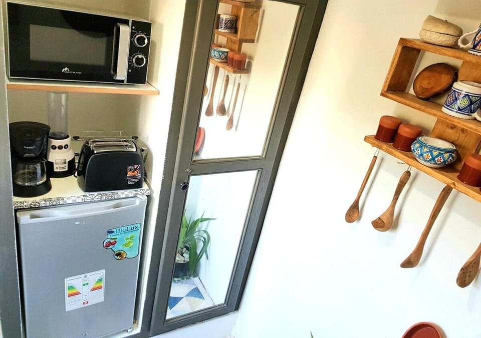 Coffee/tea facilities, Kitchen or kitchenette, Kitchen or kitchenette, minibar, oven, stove, toaster, kitchen