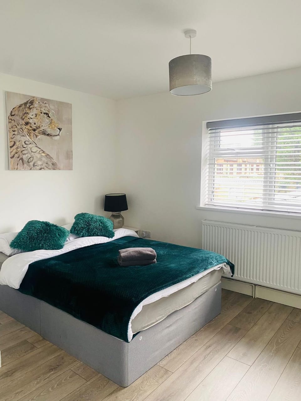 Roomello City Studios Apartment in England