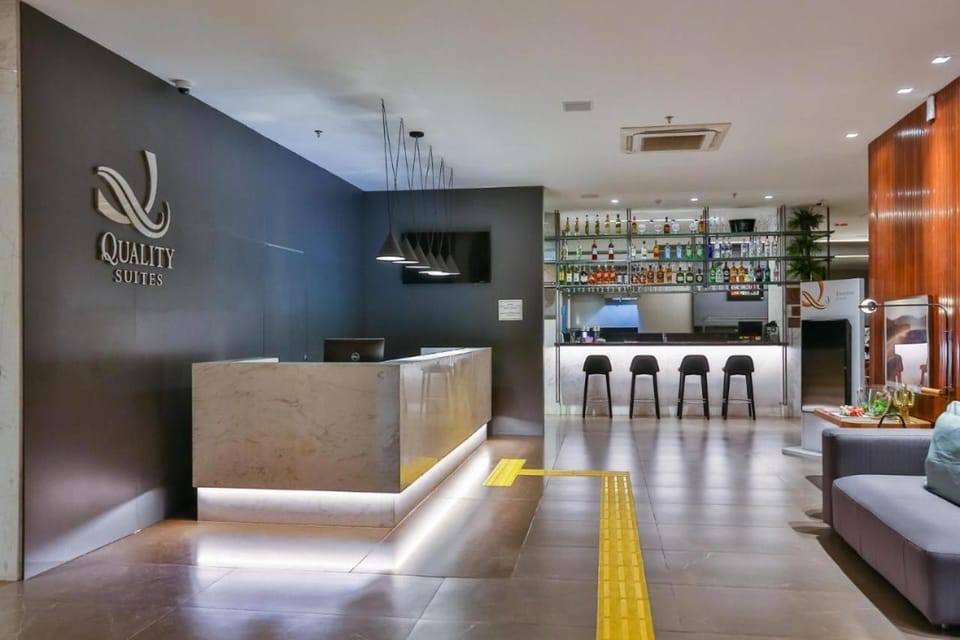 Restaurant/places to eat, Lobby or reception, Lounge or bar, Banquet/Function facilities, Seating area