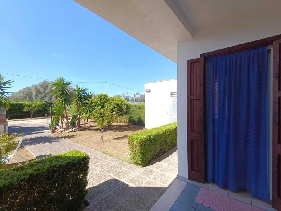 Villa Specchiarica, Via Fano con gazebo auto House in Province of Taranto