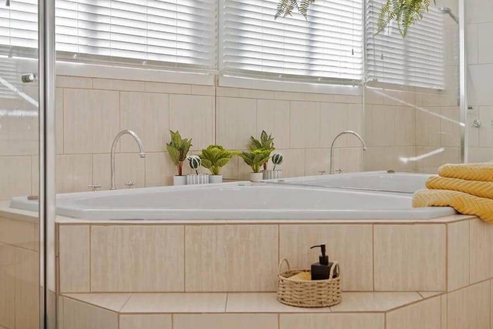 Bathroom, Bath