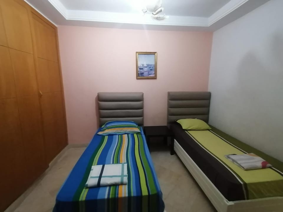 Appartement S3 Haut Standing 141m2 Connecté avec Fibre - 7-10 min Aéroport Apartment in Tunis
