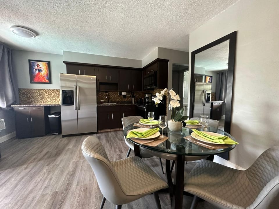Kitchen or kitchenette, Living room, Dining area