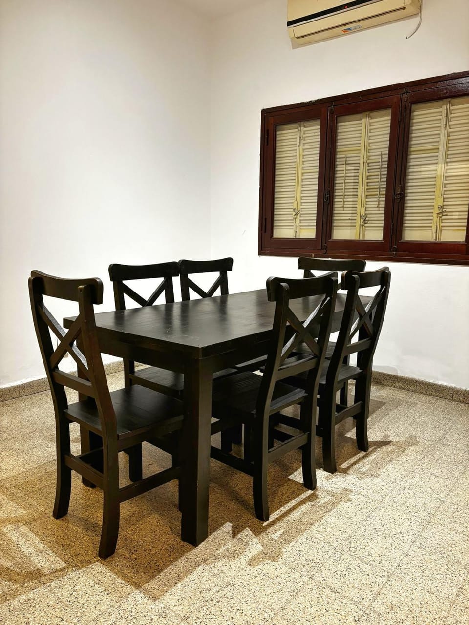Living room, Seating area, Dining area, air conditioner