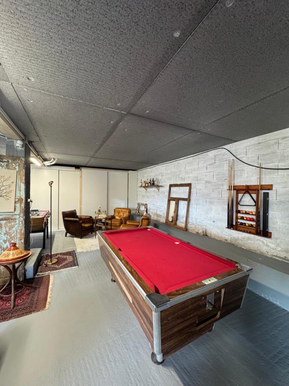 Billiard, Game Room