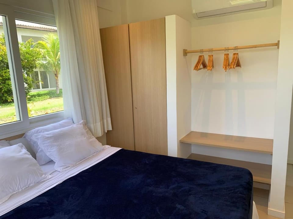 Bed, Bedroom, locker, air conditioner