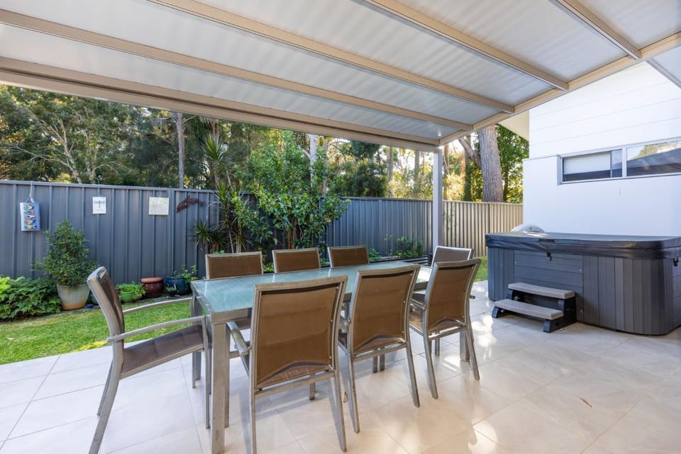 Bay Gem - Pet Friendly with Spa House in Callala Bay