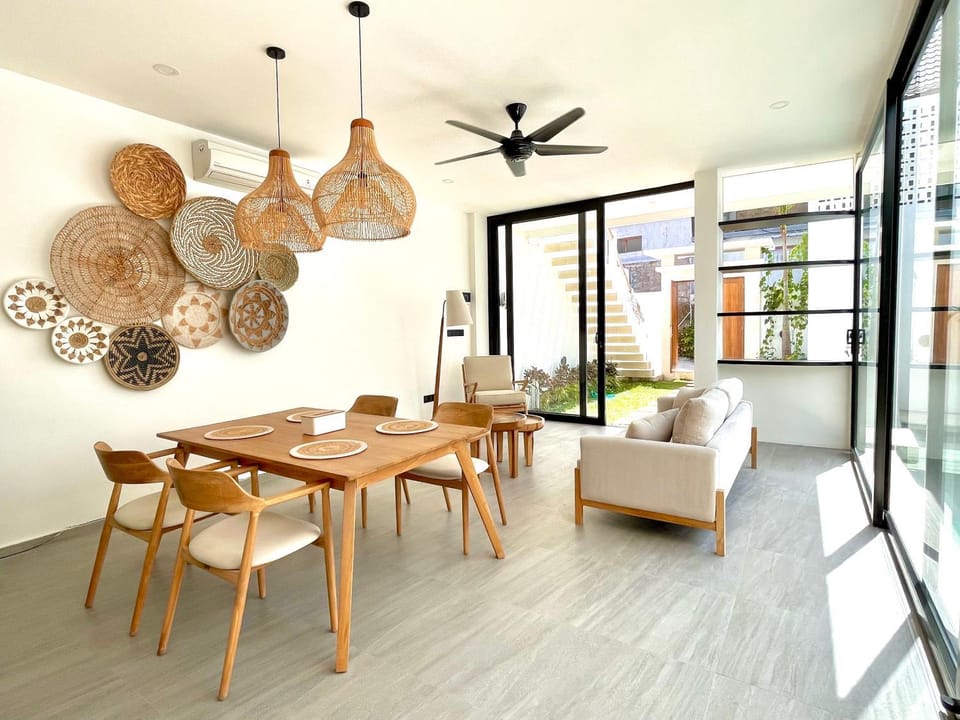 Living room, Dining area