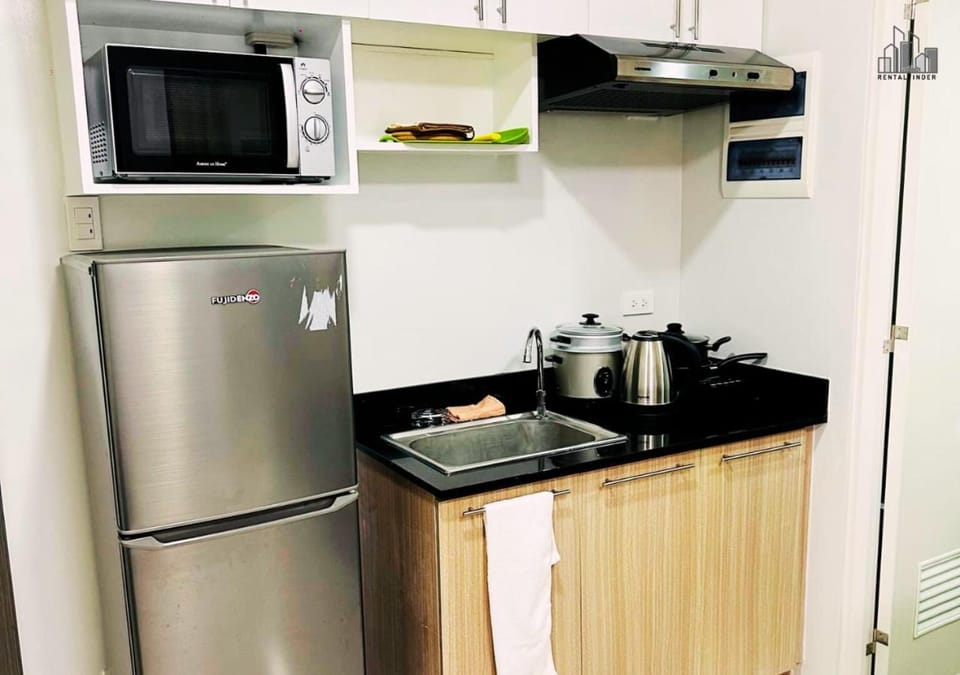 Kitchen or kitchenette, dishwasher, oven, pet friendly, stove