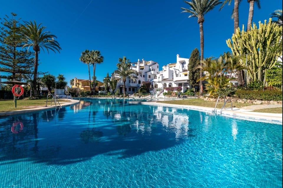 Nearby landmark, Garden, Swimming pool