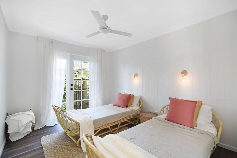 The River Shack Vintage Luxe Right Beside River House in Noosaville
