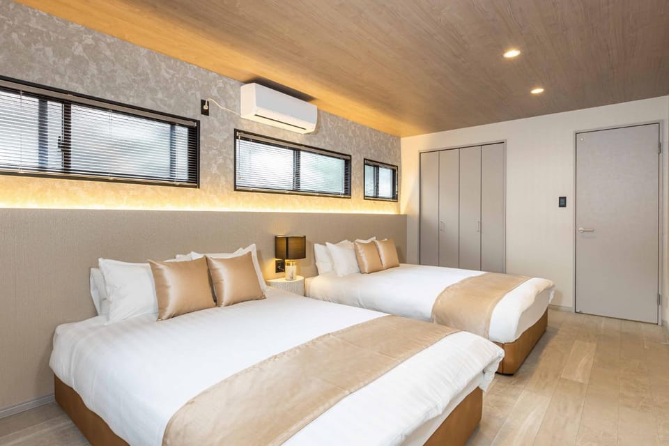 Bed, Bedroom, air conditioner