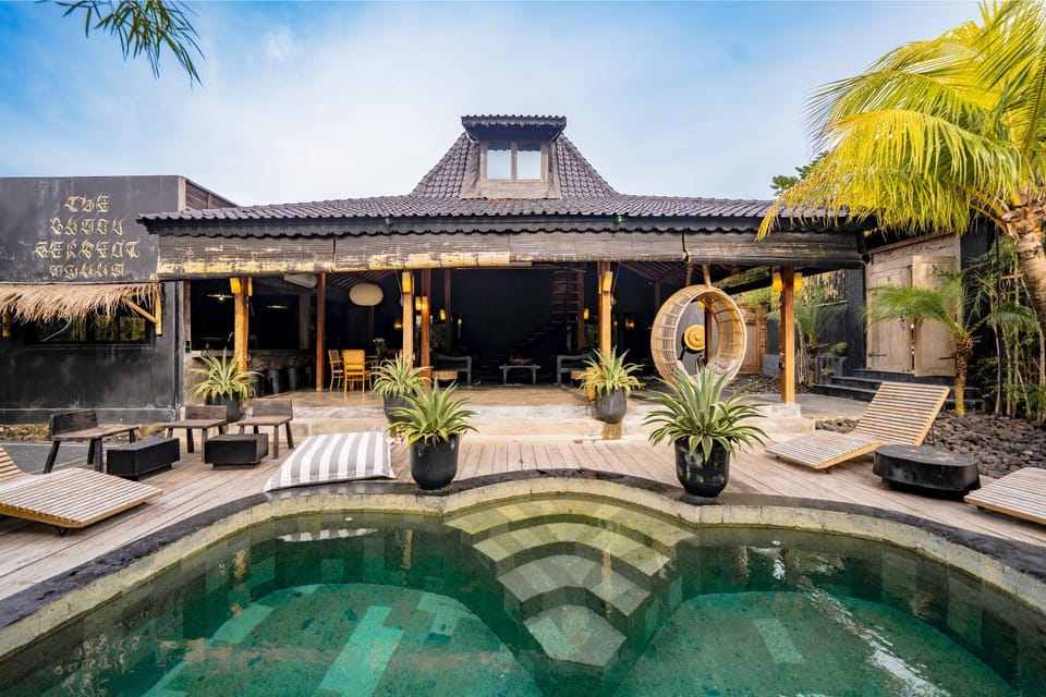 Property building, Swimming pool