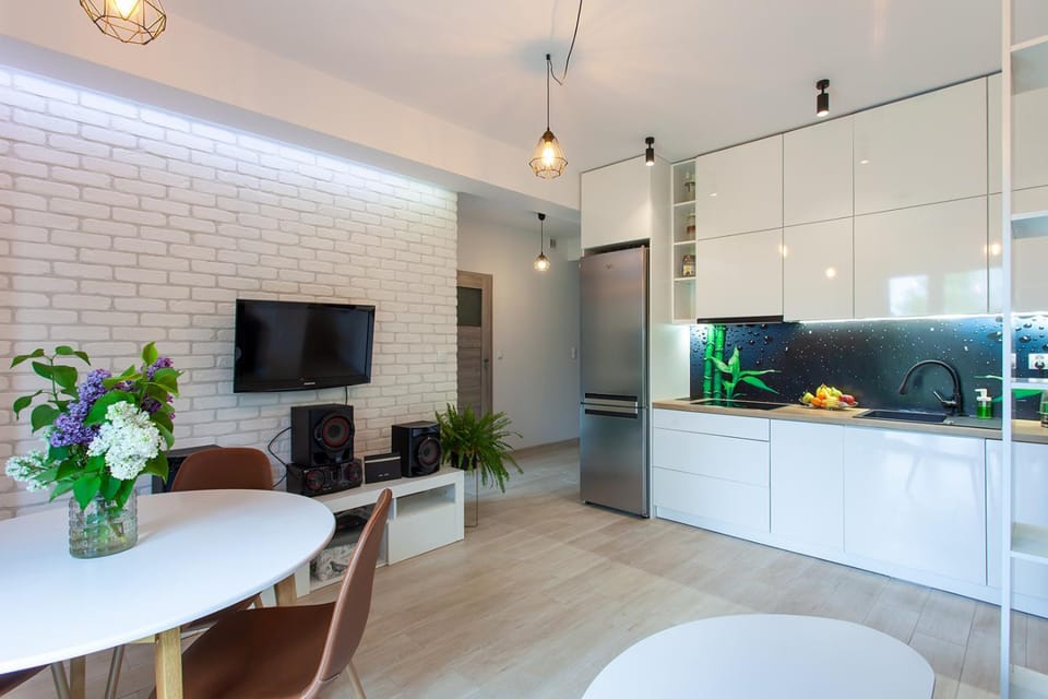 TV and multimedia, Kitchen or kitchenette, Living room, Seating area