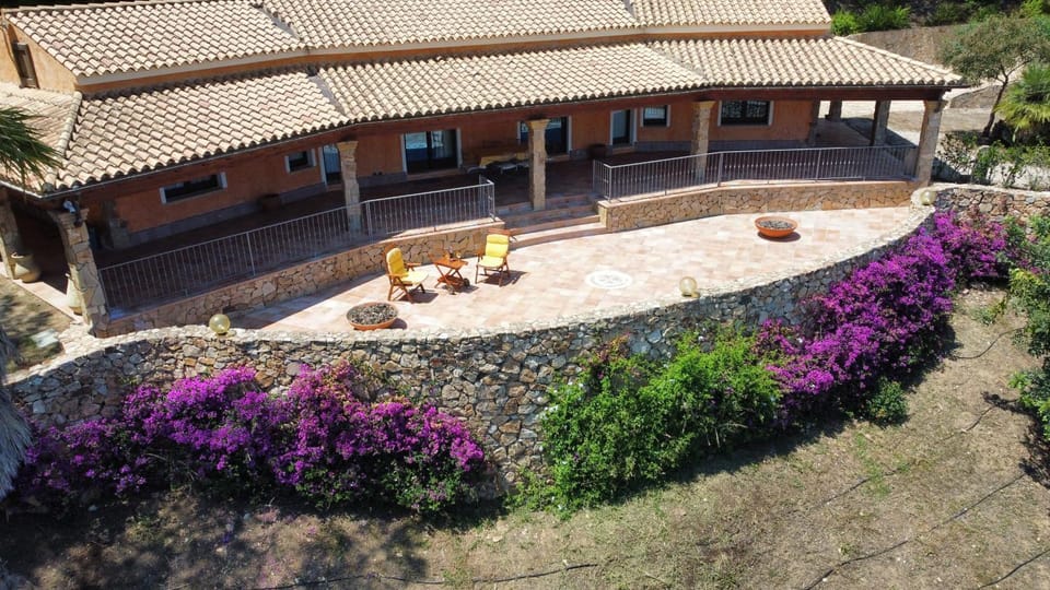 Property building, Spring, Day, Garden, Balcony/Terrace, Garden view