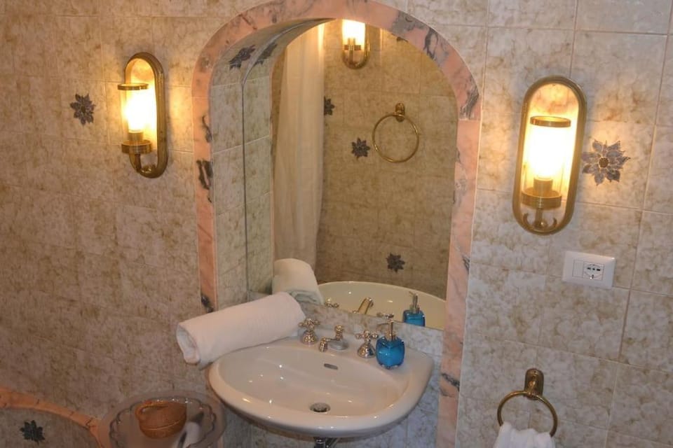 Villa la Pistrice with seaview and enclosed garden Villa in Positano